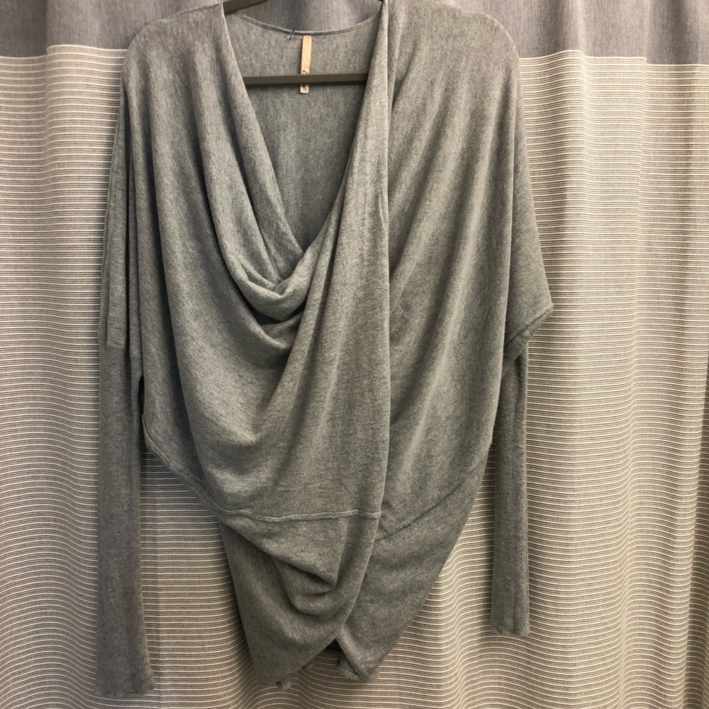 Like new Elan wrap sweater